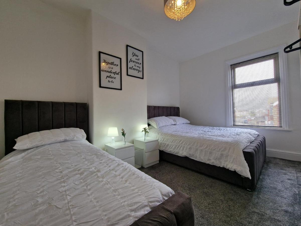 Dysa Abbey House * Blackpool